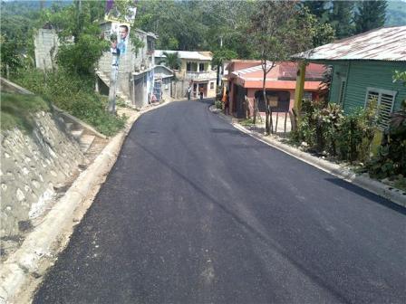  AGRADECEN AUTORIDADES ASFALTADO CALLES COMUNIDAD YÁSICA
