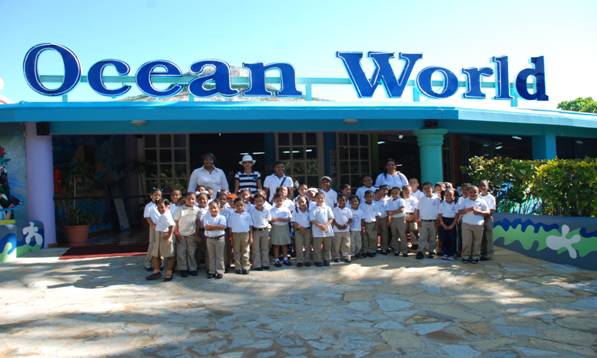  VISITA A OCEAN WORLD ESCUELA ALBERGUE DE MARTINA DE PUERTO PLATA