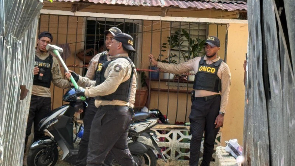 DNCD realiza allanamientos en Puerto Plata ocupando drogas, dinero y armas de fuego  