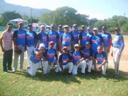 PUERTO PLATA GANA ELIMINATORIAS SOFTBOL MÁSTER