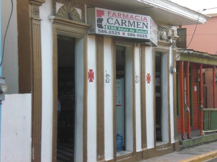 PATRULLA POLICIAL HIERE BALAZOS JÓVENES INTENTAR ROBAR FARMACIA PUERTO PLATA