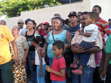 MONTAN PROTESTAS FRENTE PALACIO GOBERNACIÓN PUERTO PLATA