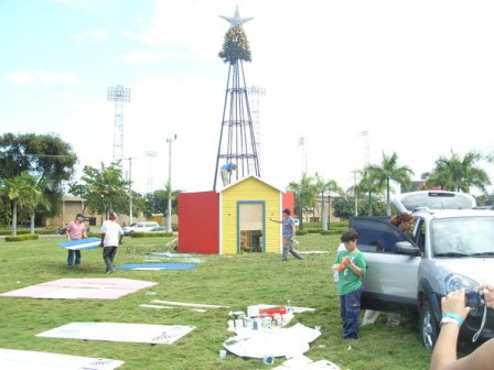 ESTE DOMINGO ENCENDERÁN GIGANTESCO ÁRBOL NAVIDEÑO