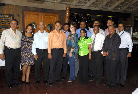 EJECUTIVOS AERODOM CELEBRAN ENCUENTRO NAVIDEÑO COMUNICADORES PUERTO PLATA