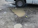 HOYOS CONSTITUYEN PELIGRO; AYUNTAMIENTO INICIA BACHEO CALLES Y AVENIDAS