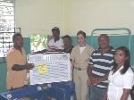 EMPRESARIOS PESQUEROS DONAN EQUIPOS HOSPITAL RICARDO LIMARDO