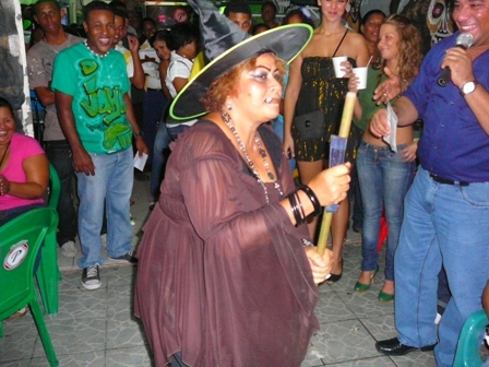 PUERTOPLATEÑOS CELEBRAN EN GRANDE FIESTA HALLOWEEN