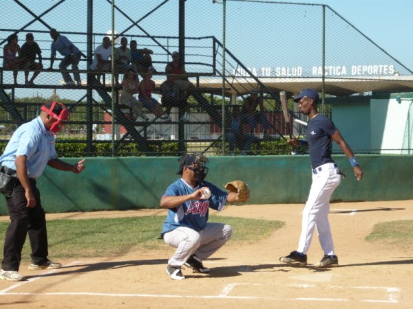 DELEGACIÓN SOFTBOL ACDPP IMPACTA EN CUBA