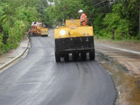 CABILDO IMBERT INVIERTE RECURSOS ARREGLOS CAMINOS VECINALES