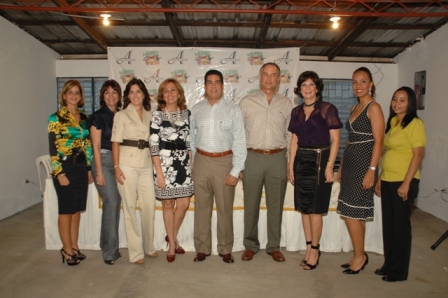 ESPOSOS BOURNIGAL LAMA ABREN GUARDERÍA BENEFICIA NIÑOS POBRES