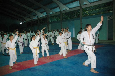 CELEBRAN SEMINARIO TÉCNICA AVANZADA DISCIPLINA KARATE
