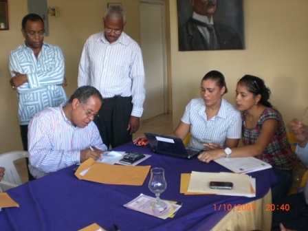 Omar Liriano inscribe precandidatura diputado PLD