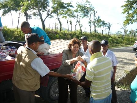 Entregan materiales reparación escuela comunidad Sabana del Corozo