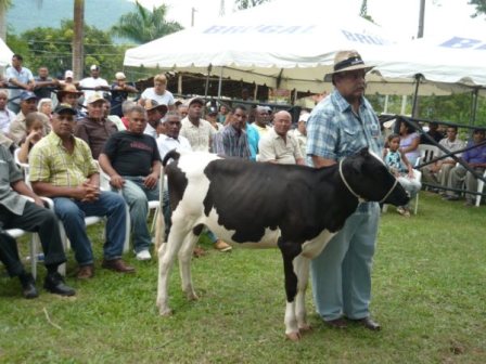 Puertoplateños acuden cierre Feria Ganadera