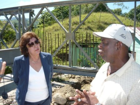 Avanzan trabajos construcción obras comunidad Distrito Yásica