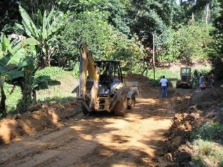 Inician operativo arreglo caminos vecinales campos Imbert