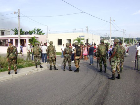 Militarizan en Montellano habitacional "Juan Lockward"