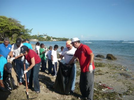 Celebran jornada limpieza playas litoral comunidad Luperón