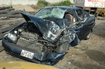 CHOQUE DEJA CINCO MIEMBROS UNA SOLA FAMILIA GRAVEMENTE HERIDOS