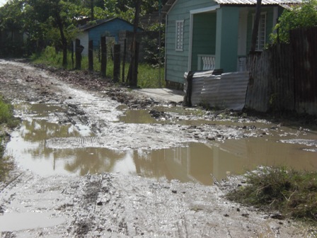 CALLES BARRIO EL JAVILLAR NO SIRVEN; RESIDENTES SECTOR CLAMAN AUXILIO AUTORIDADES