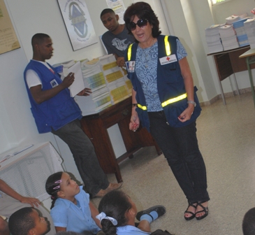 DIRECTORA CRUZ ROJA IMPARTE CHARLA ALBERGUE MARTINA