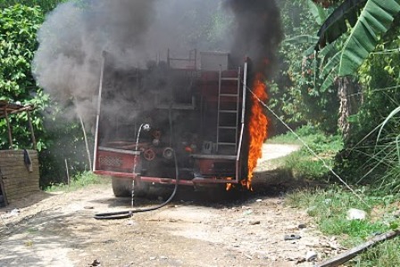 CAMIÓN BOMBEROS SE INCENDIA EN MUNICIPIO GASPAR HERNÁNDEZ