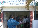 EX PORTUARIOS OCUPAN OFICINAS MINISTERIO TRABAJO EN PUERTO PLATA 