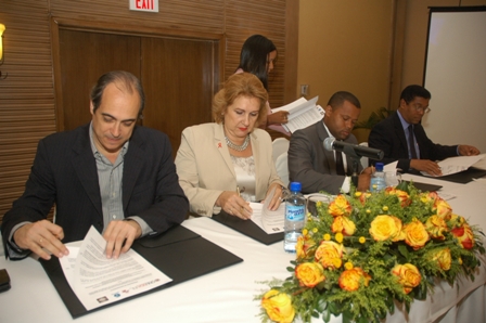 ONUSIDA BUSCA INCLUYAN VIH-SIDA POLÍTICAS GESTIÓN RIESGOS