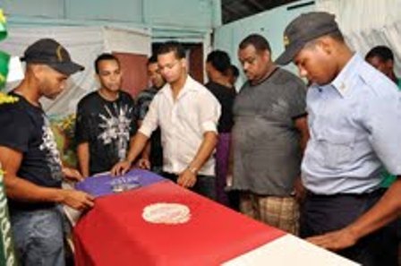SEPULTAN BOMBERO RESULTÓ QUEMADO EXPLOSIÓN ENVASADORA GAS EN TAMBORIL 