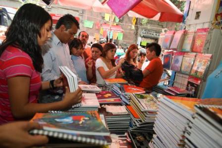 DENUNCIAN ALZAS PRECIOS EN ÚTILES ESCOLARES