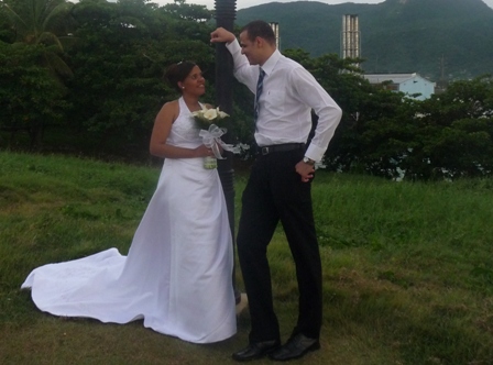 CELEBRAN BODAS JÓVENES HART-CALVO; REYNOSO MERCADO