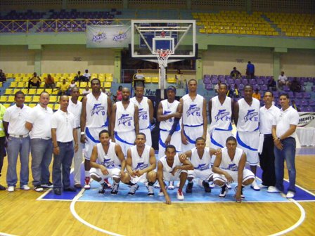 EQUIPO TIBURONES PUERTO PLATA OBTIENE PRIMERA VICTORIA TORNEO LNB