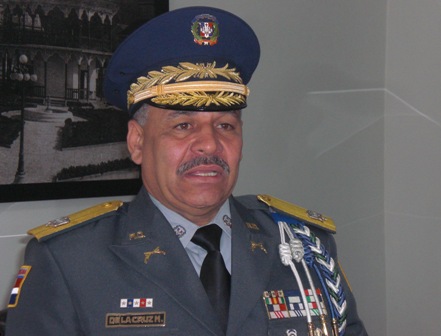 JEFE POLICÍA NACIONAL REGIÓN CIBAO INSTA AGENTES RESPETAR DERECHOS CIUDADANOS