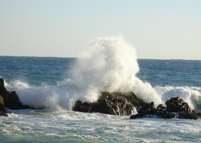 ALERTAN SOBRE OLEAJES ANORMALES EN COSTA DEL ATLÁNTICO NORTE