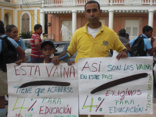 PUERTOPLATEÑOS RESPALDAN PARADA CÍVICA DEMANDA GOBIERNO CUMPLA LEY FAVORECE 4% EDUCACIÓN PÚBLICA