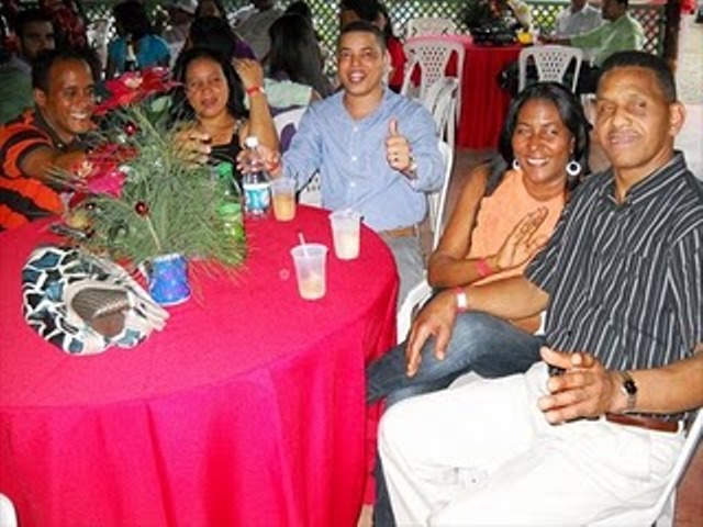 CELEBRAN ENCUENTRO NAVIDEÑO EMPLEADOS SUPERMERCADO JOSÉ LUIS 