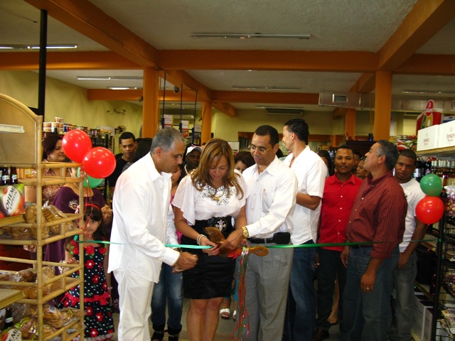 JANETS SUPERMARKET DE CABARETE INAUGURA REMODELACIÓN