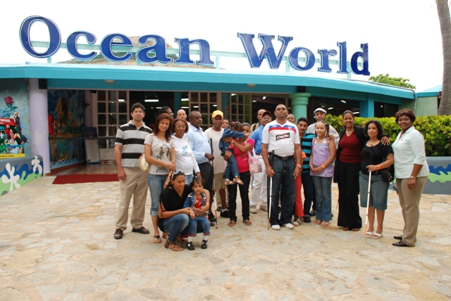 DELEGACIÓN FUNDACIÓN INTERNACIONAL “NO VIDENTES BASTON BLANCO” VISITA OCEAN WORLD