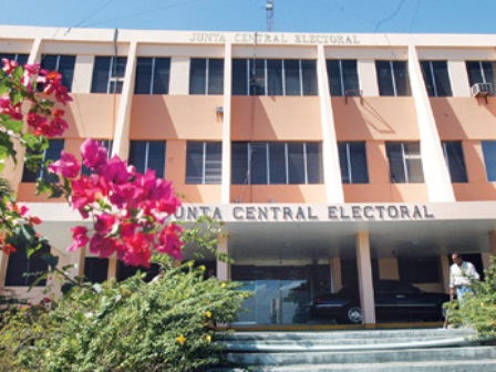 JURISTA CRÍTICA ALZAS PAGO SERVICIOS OFRECEN OFICINAS PÚBLICAS CONTROLA JCE  