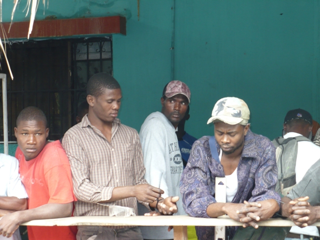 MILITARES MIGRACIÓN DETIENEN DECENAS NACIONALES HAITIANOS
