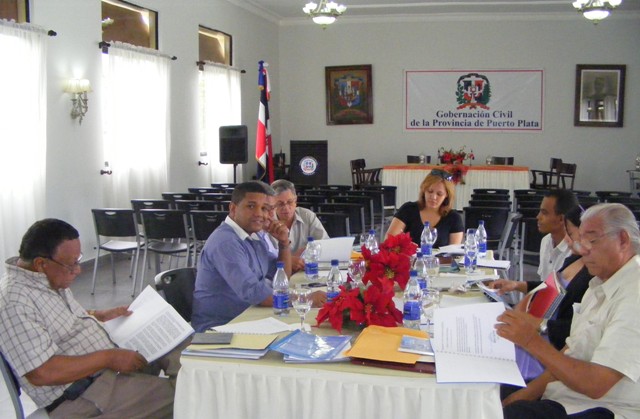 EVALUAN JÓVENES PUERTOPLATEÑOS OPTARÁN PREMIO NACIONAL JUVENTUD