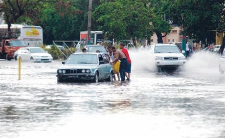 TEMPERATURAS SEGUIRÁN BAJAS; COLOCAN ALERTA VERDE POSIBLE INUNDACIONES ZONAS ATLÁNTICO NORTE