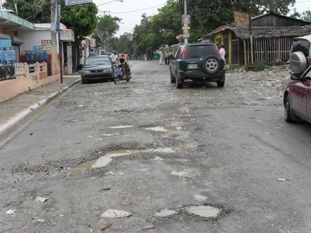 COMIENZAN DESTRUIRSE TRABAJOS EJECUTADOS CARRETERA ACCESO COMUNIDAD SAN MARCOS