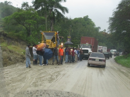DESLAVE PROVOCA INTERRUPCIÓN TRÁNSITO TRAMO CARRETERO IMBERT-PUERTO PLATA