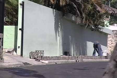 DIRIGENTE REFORMISTA TORRES MADERA OCUPA ACERAS SECTOR CAFEMBA