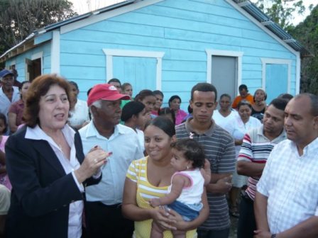 GOBERNADORA ENTREGA VIVIENDA ESPOSOS SECTOR MARANATHA 