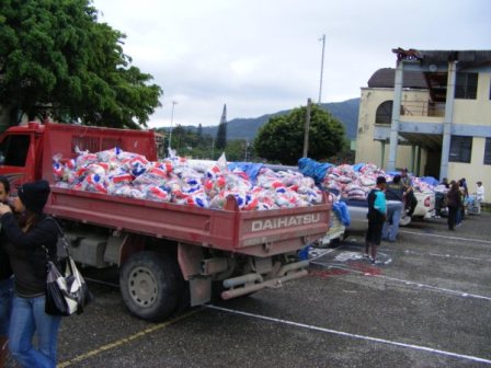 RACIONES ALIMENTICIAS FAVORECEN BARRIOS AFECTADOS LLUVIAS