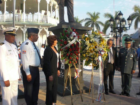 AUTORIDADES, SECTOR EDUCATIVO RINDEN HOMENAJE NATALICIO “MATÍAS RAMÓN MELLA”