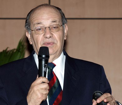 CATEDRÁTICO CHILENO RECOMIENDA MEJORAR RELACIONES GOBIERNOS, UNIVERSIDADES