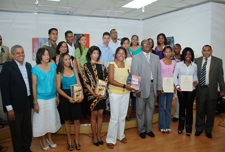 MINISTERIO CULTURA PREMIA JÓVENES ESCRITORES CONCURSO NACIONAL LITERARIO